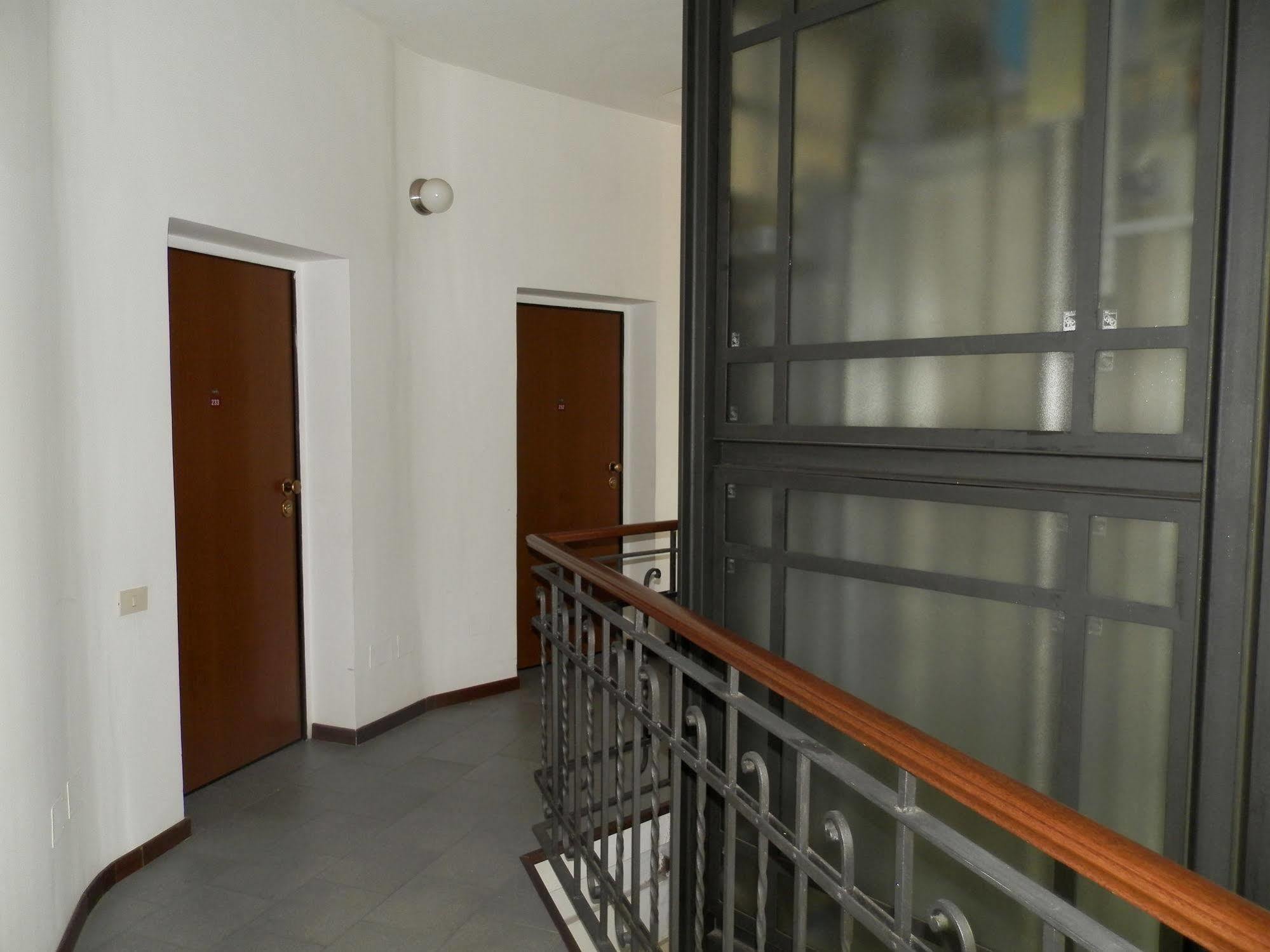 Residence Victoria Milan Bagian luar foto